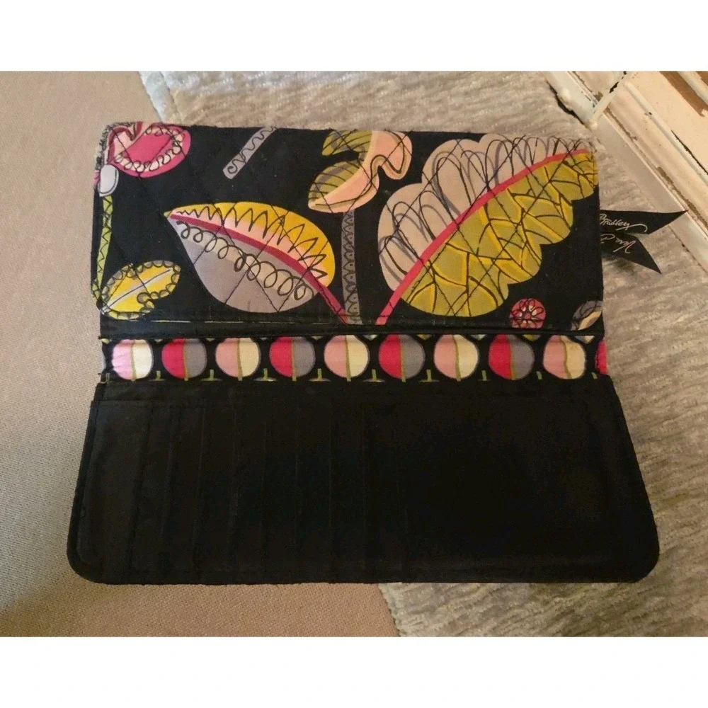 Vera Bradley Moon Blooms Tri-Fold Wallet Magnetic Credit Card ID slots - Picture 6 of 8